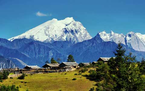 Best 7 Myanmar Trekking to See the Himalayas, Tribes and Crop Fields