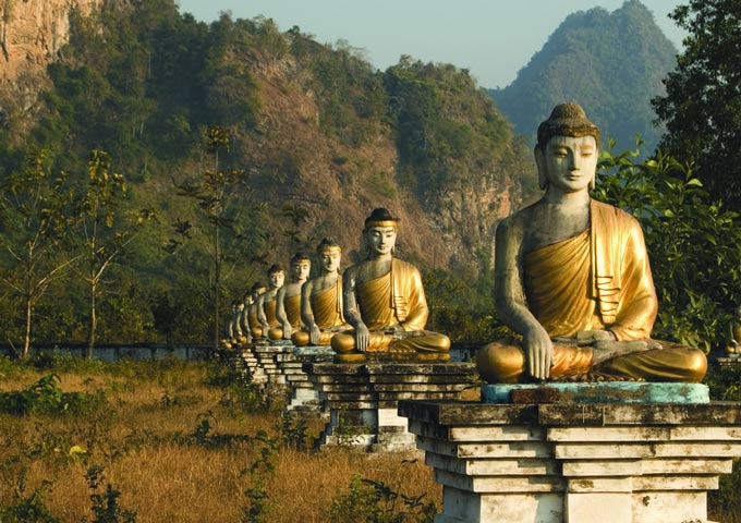Trekking in Hpa An